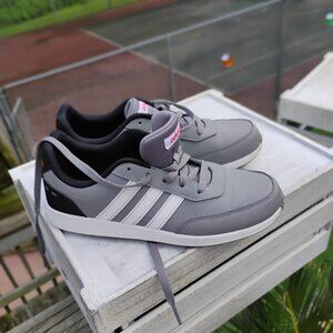 Adidas Gray Athletic Sneakers | Women’s Size 6.5 | Classic 3-Stripe Shoes